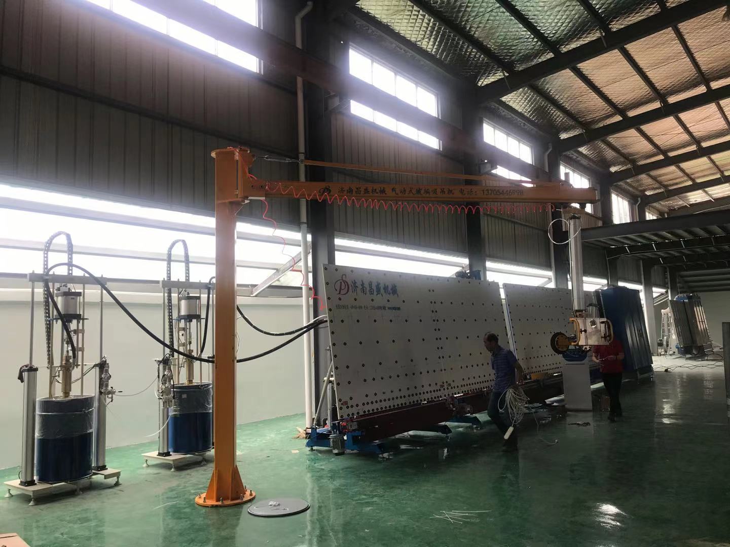 中空玻璃打胶机的中空玻璃的特点？